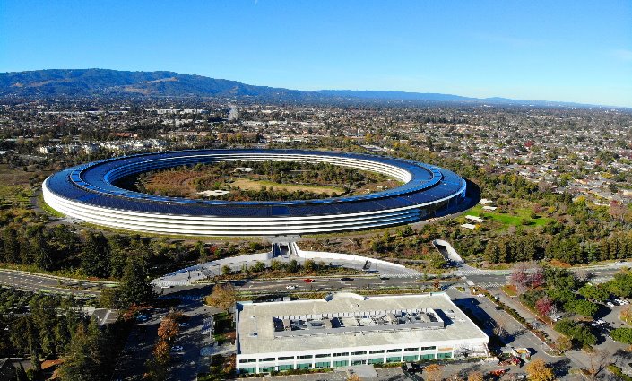 Apple spaceship Ariel views Apple Park Silicon Valley guided tour