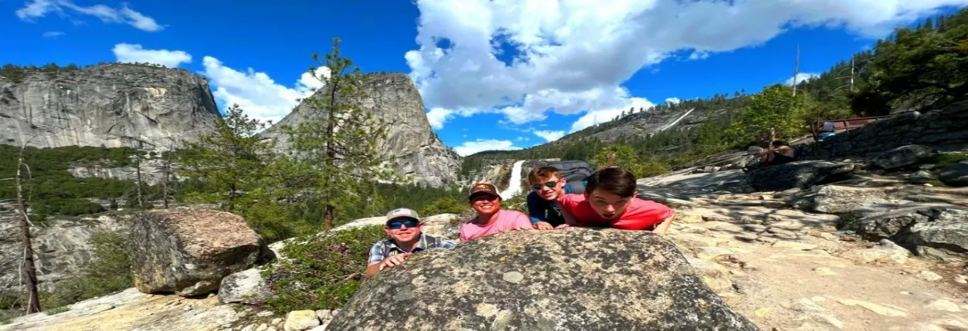 Yosemite-family-vacaction-tour-hotel-lodging-hiking-falls-banner