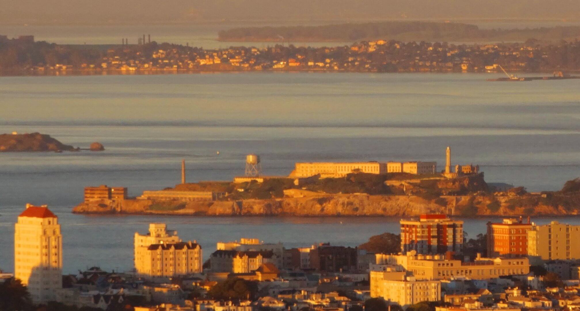 alcatraz prison night tour